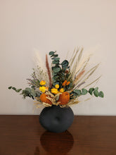 Load image into Gallery viewer, Dried Flower Bouquet - Winter Rust
