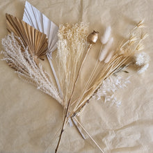 Load image into Gallery viewer, Dried Flower Baker&#39;s Box - Gold
