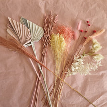 Load image into Gallery viewer, Dried Flower Baker&#39;s Box - Pink
